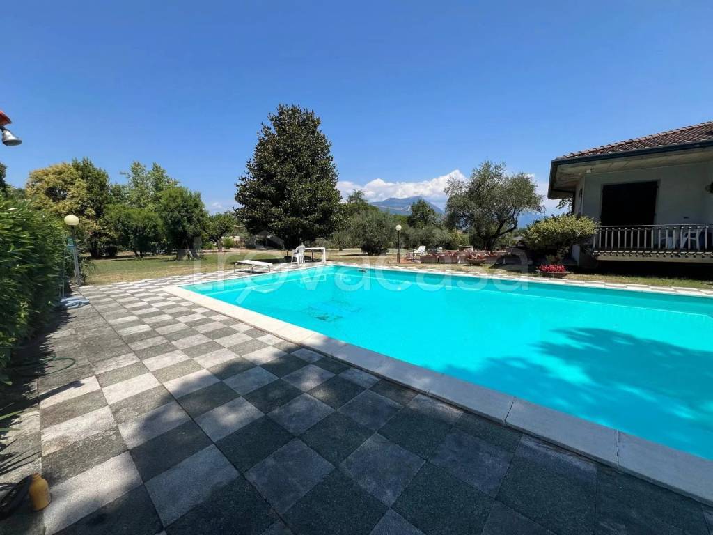 casa indipendente in vendita a Manerba del Garda in zona Crociale