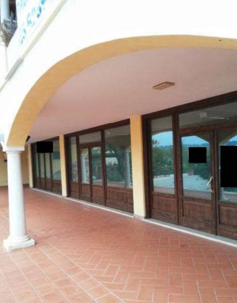 negozio in vendita a Manerba del Garda in zona Solarolo