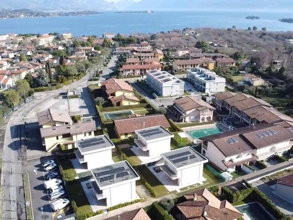 casa indipendente in vendita a Manerba del Garda