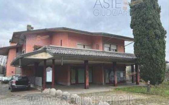 negozio in vendita a Manerba del Garda in zona Solarolo