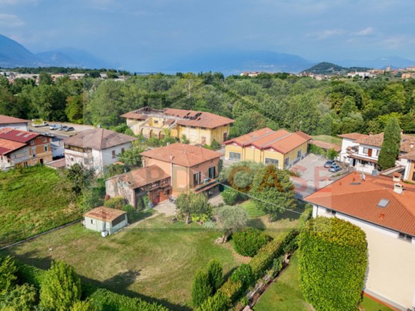casa indipendente in vendita a Manerba del Garda