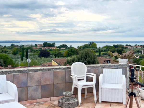 casa indipendente in vendita a Manerba del Garda in zona Montinelle