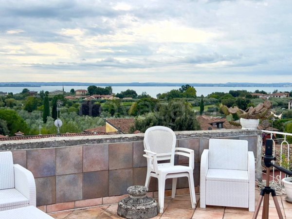 casa indipendente in vendita a Manerba del Garda in zona Montinelle