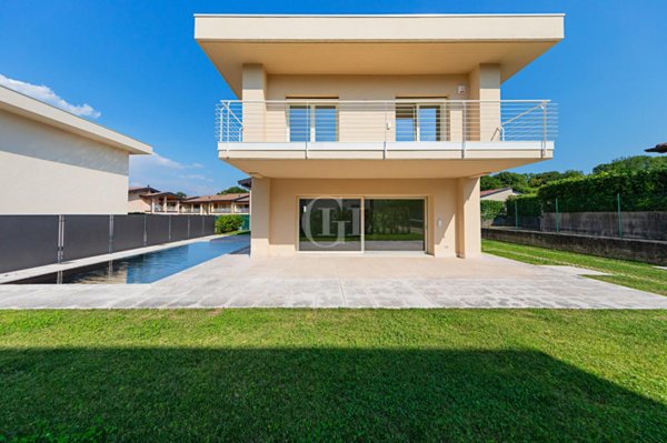 casa indipendente in vendita a Manerba del Garda