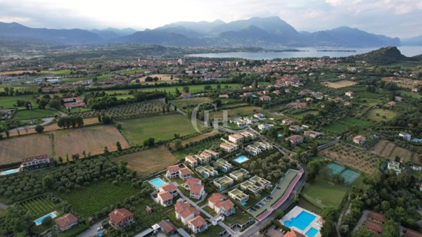 casa indipendente in vendita a Manerba del Garda