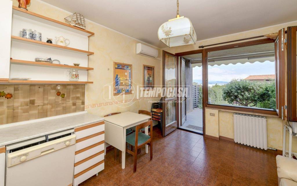 casa indipendente in vendita a Manerba del Garda in zona Pieve Vecchia