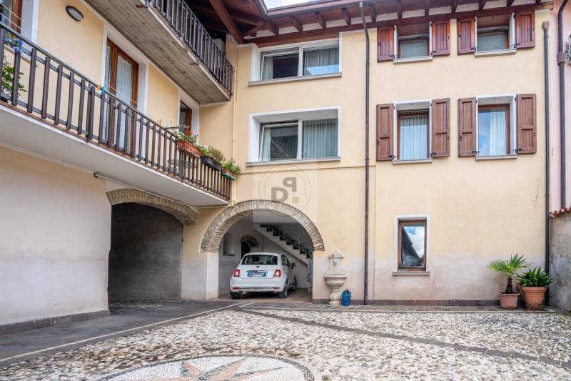 casa indipendente in vendita a Manerba del Garda