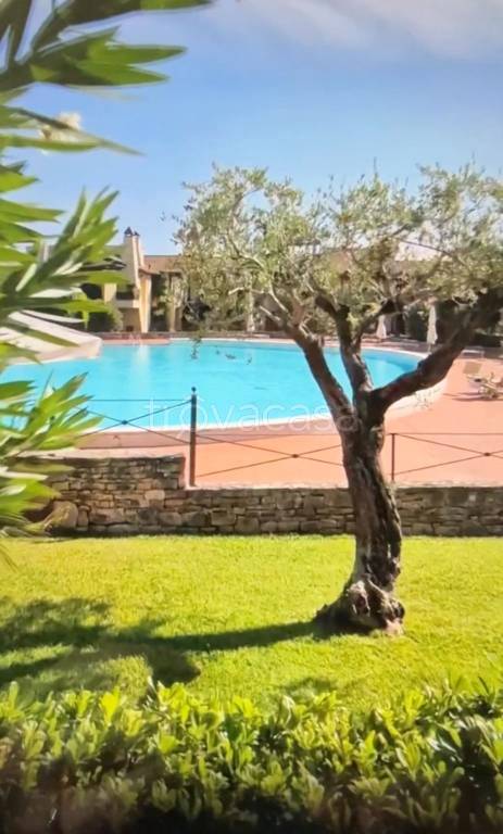 appartamento in vendita a Manerba del Garda in zona Solarolo