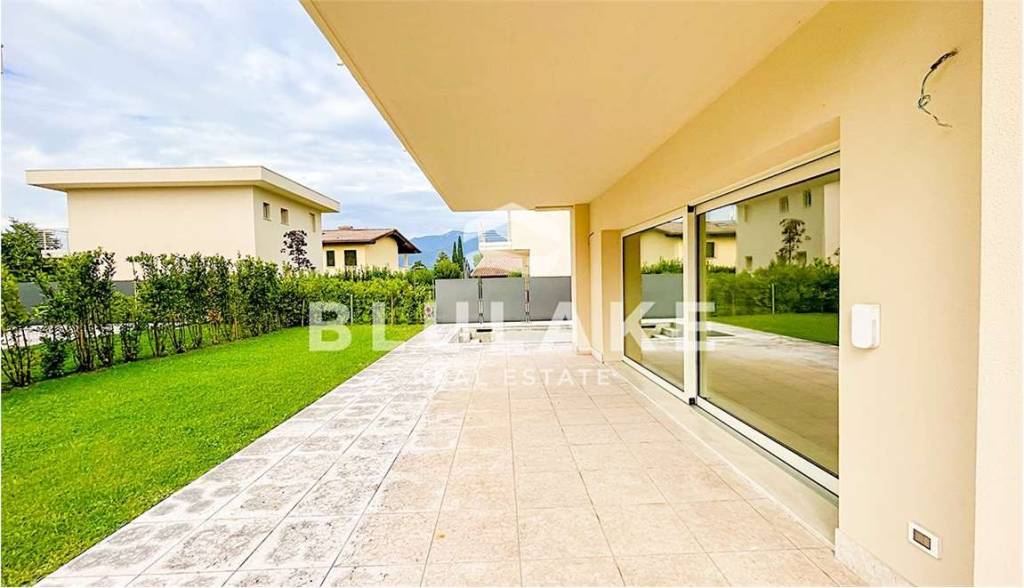 casa indipendente in vendita a Manerba del Garda in zona Pieve Vecchia