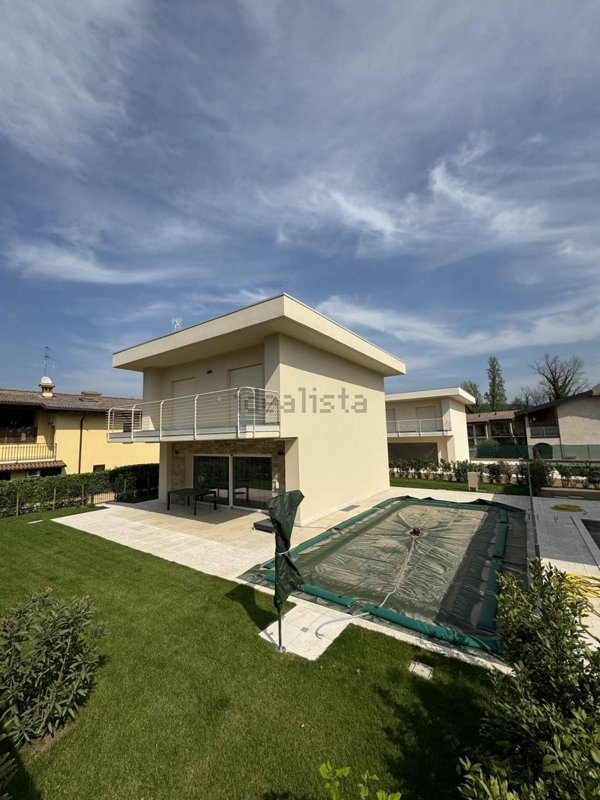 casa indipendente in vendita a Manerba del Garda