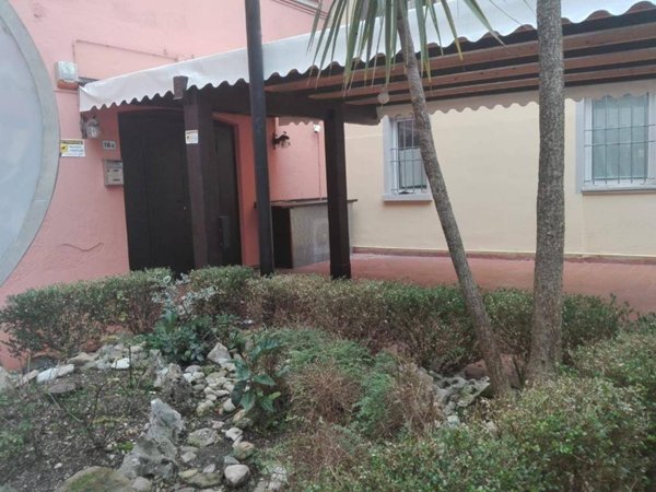 negozio in vendita a Manerba del Garda in zona Montinelle