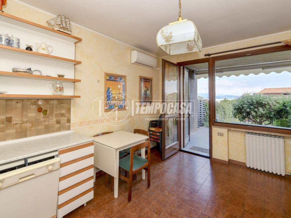 casa indipendente in vendita a Manerba del Garda in zona Pieve Vecchia