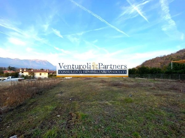 casa indipendente in vendita a Manerba del Garda