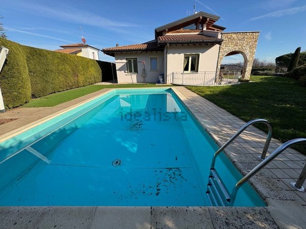 casa indipendente in vendita a Manerba del Garda