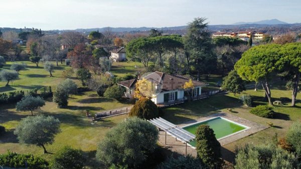 casa indipendente in vendita a Manerba del Garda