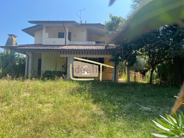 casa indipendente in vendita a Manerba del Garda