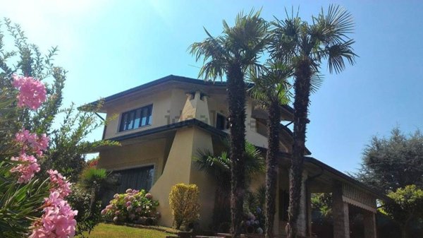 casa indipendente in vendita a Manerba del Garda