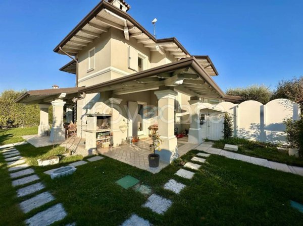 casa indipendente in vendita a Manerba del Garda