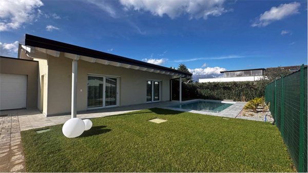 casa indipendente in vendita a Manerba del Garda