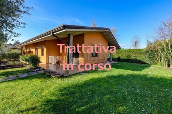 casa indipendente in vendita a Manerba del Garda