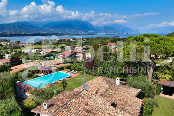 casa indipendente in vendita a Manerba del Garda in zona Montinelle