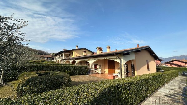 casa semindipendente in vendita a Manerba del Garda in zona Pieve Vecchia