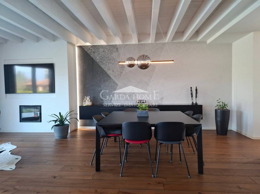 casa indipendente in vendita a Manerba del Garda in zona Montinelle