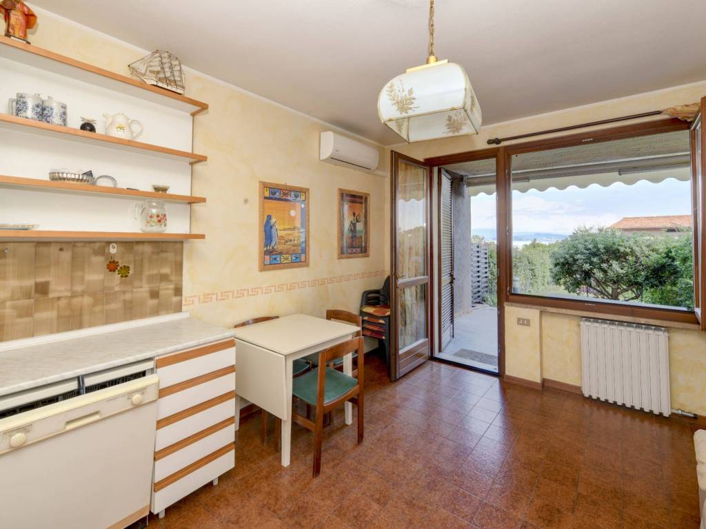 appartamento in vendita a Manerba del Garda in zona Pieve Vecchia