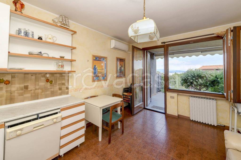 appartamento in vendita a Manerba del Garda in zona Pieve Vecchia