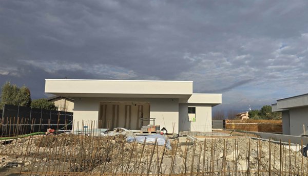 casa indipendente in vendita a Manerba del Garda in zona Solarolo