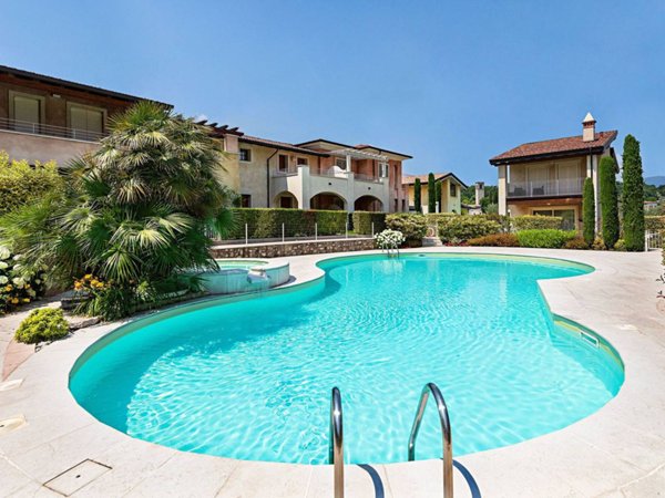 casa indipendente in vendita a Manerba del Garda in zona Pieve Vecchia