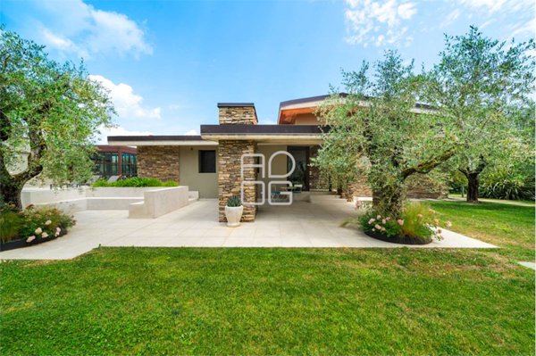 casa indipendente in vendita a Manerba del Garda