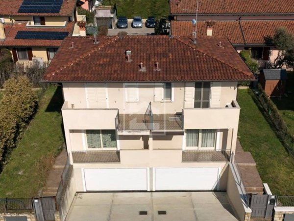 casa indipendente in vendita a Manerba del Garda