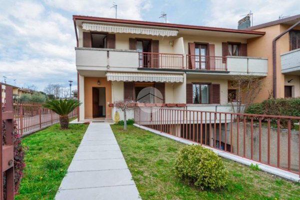 casa indipendente in vendita a Manerba del Garda in zona Montinelle