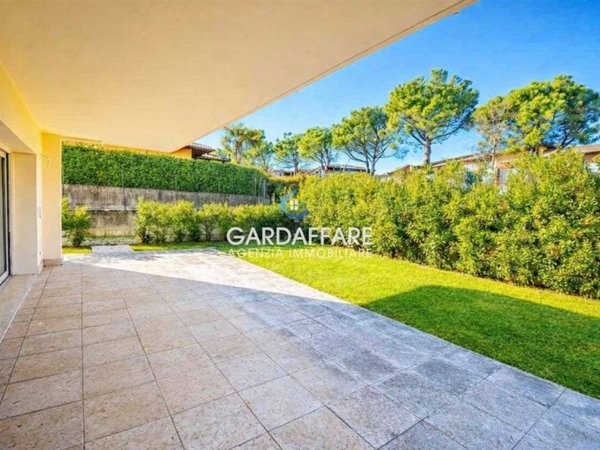 casa indipendente in vendita a Manerba del Garda in zona Pieve Vecchia