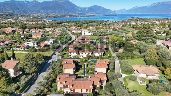casa indipendente in vendita a Manerba del Garda