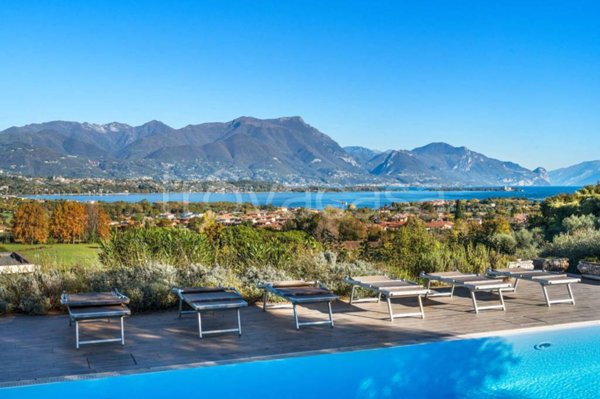 casa indipendente in vendita a Manerba del Garda in zona Solarolo