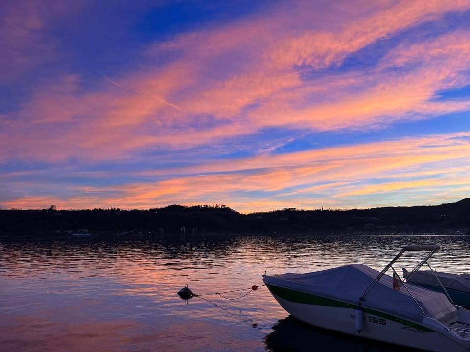 casa indipendente in vendita a Manerba del Garda in zona Solarolo