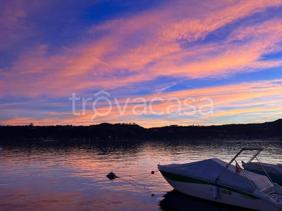 casa indipendente in vendita a Manerba del Garda in zona Solarolo