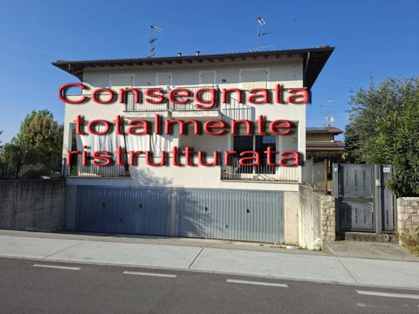 casa indipendente in vendita a Manerba del Garda in zona Solarolo