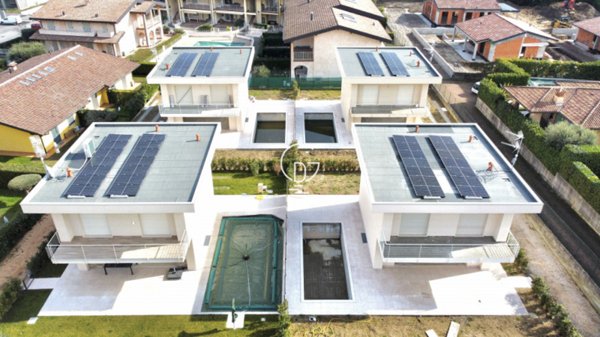 casa indipendente in vendita a Manerba del Garda