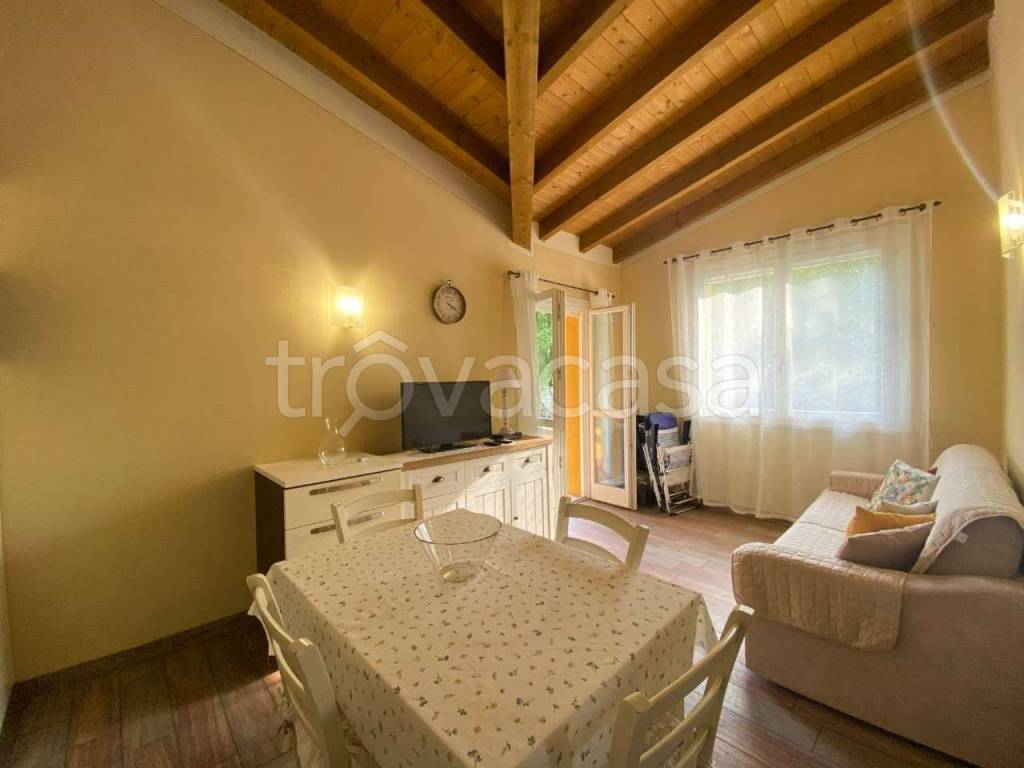 appartamento in vendita a Manerba del Garda in zona Crociale