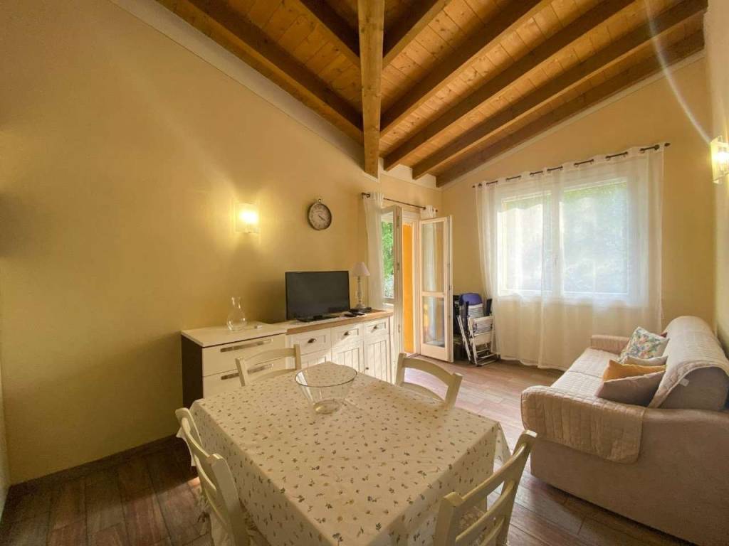 appartamento in vendita a Manerba del Garda in zona Crociale