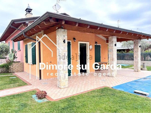 casa indipendente in vendita a Manerba del Garda