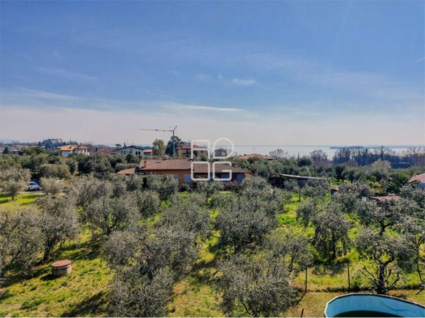 casa indipendente in vendita a Manerba del Garda in zona Montinelle