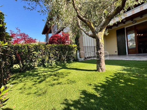 appartamento in vendita a Manerba del Garda in zona Balbiana