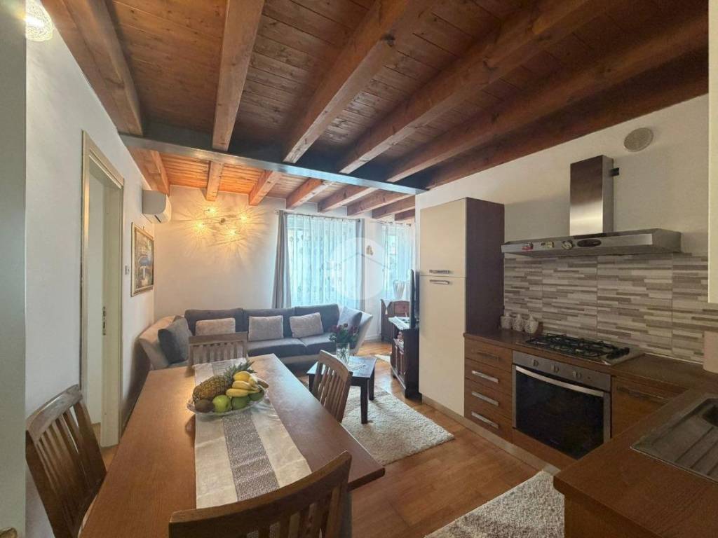appartamento in vendita a Manerba del Garda in zona Solarolo