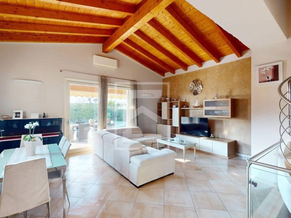 casa indipendente in vendita a Manerba del Garda
