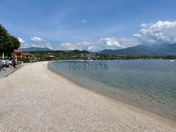 casa indipendente in vendita a Manerba del Garda in zona Pieve Vecchia