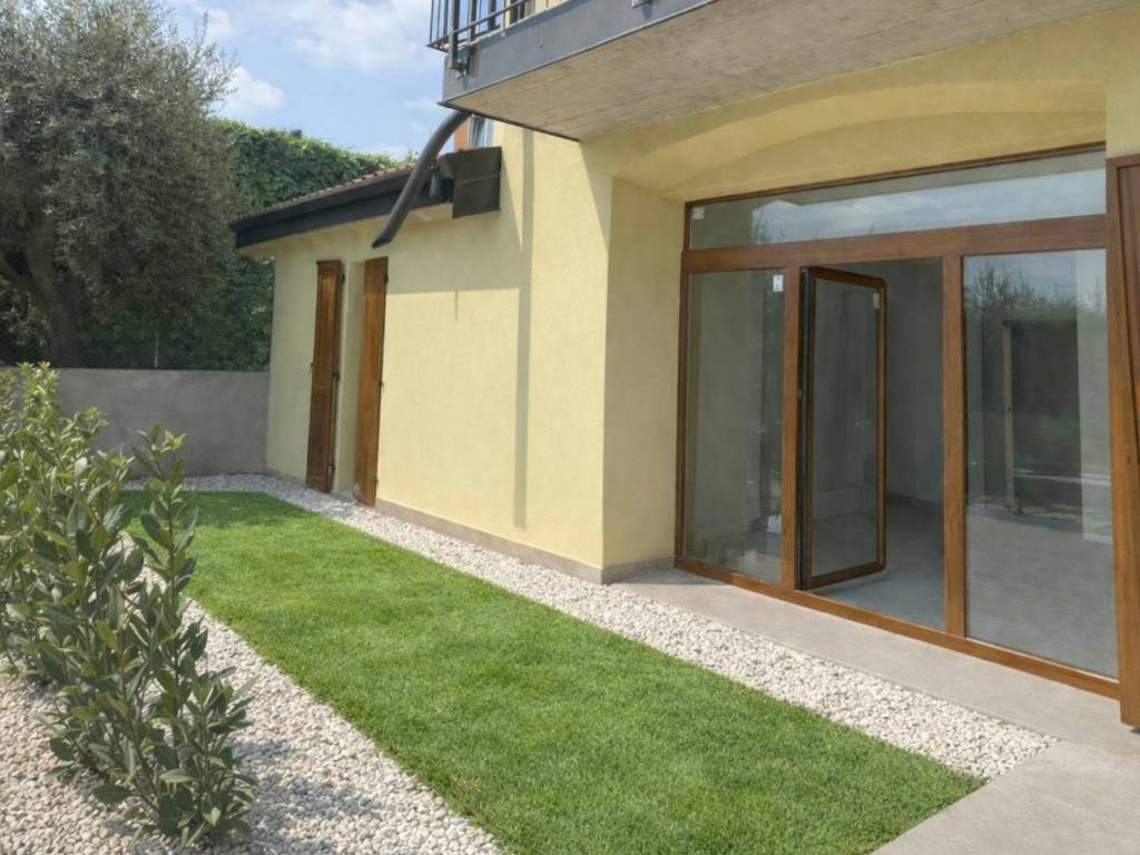 appartamento in vendita a Manerba del Garda in zona Solarolo